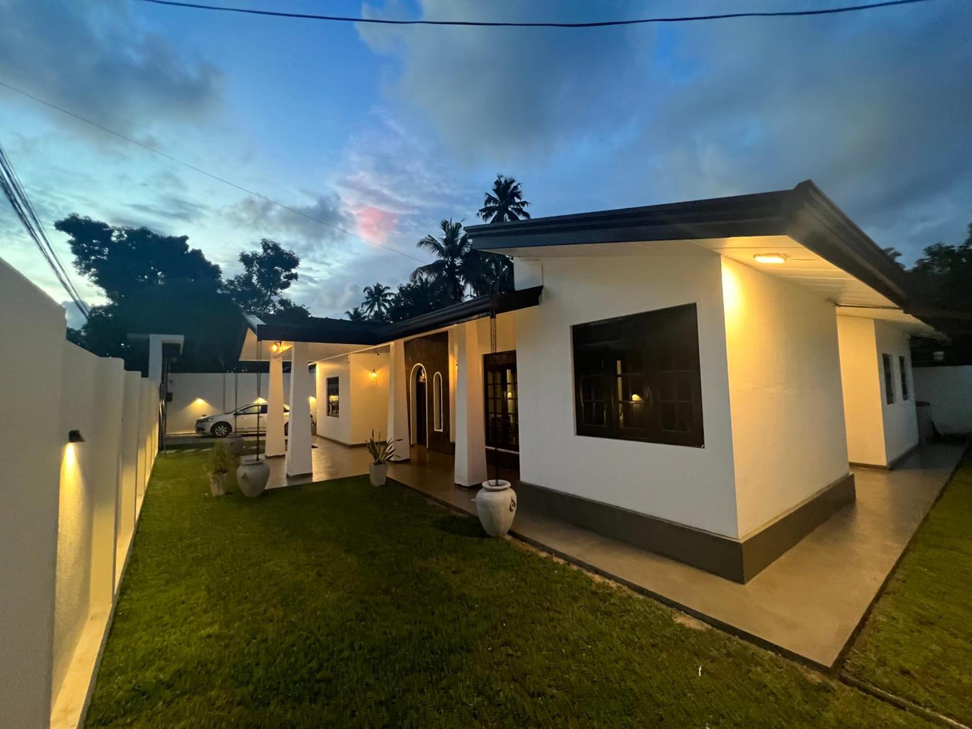 Villa River Breeze Weligama Esterno foto